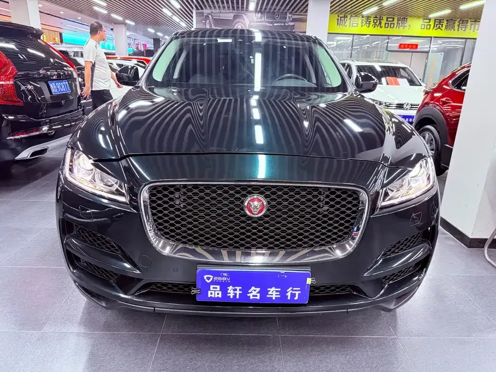 Jaguar F-PACE — фото 9