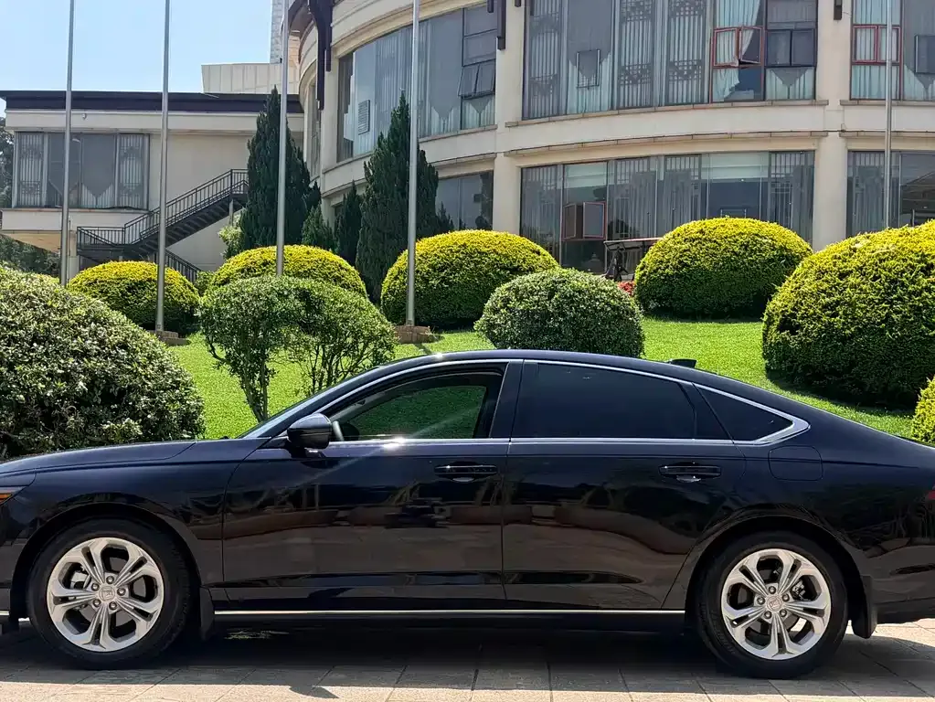 Honda Accord — фото 9