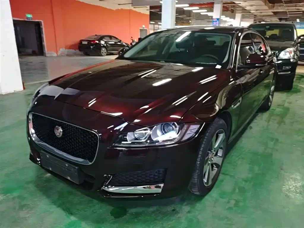 Jaguar XFL — фото 1