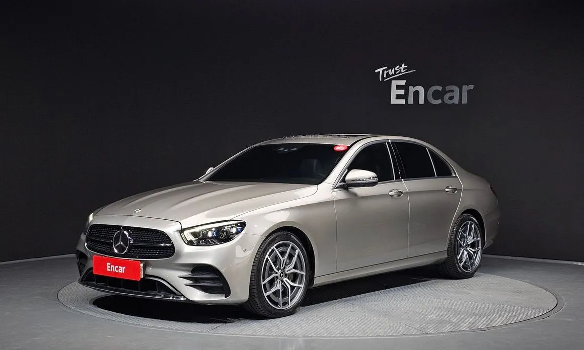 Mercedes-Benz E-Class — фото 1