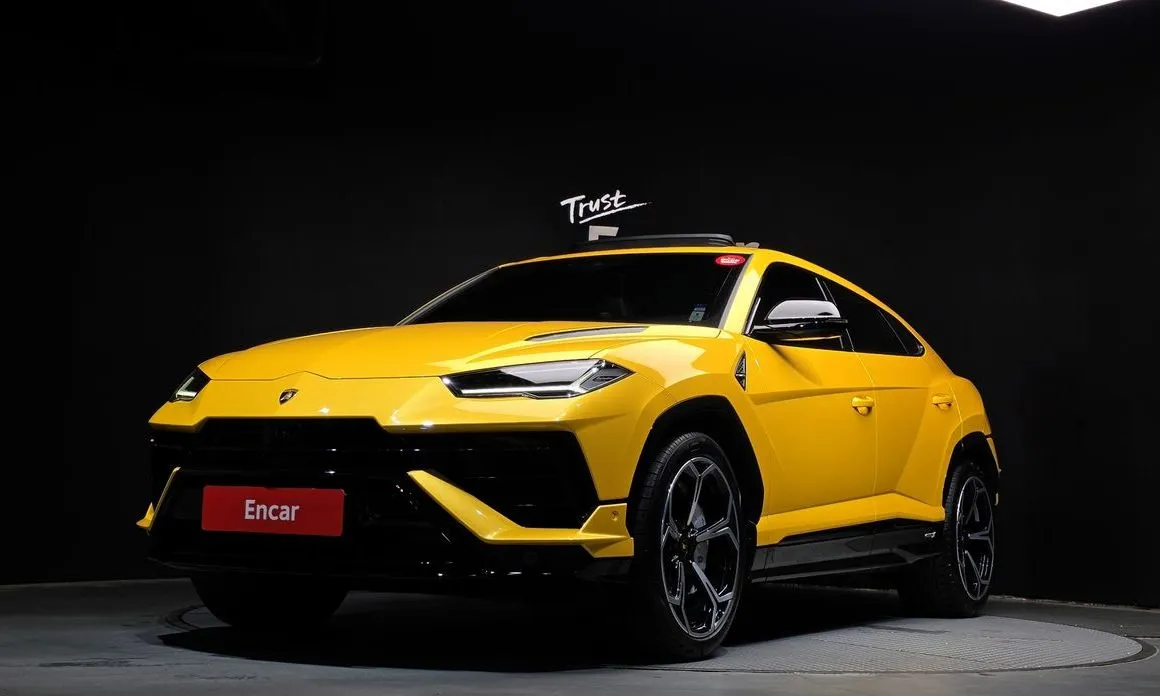 Lamborghini Urus — фото 1
