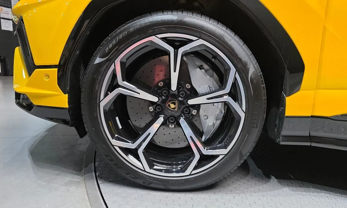 Lamborghini Urus — фото 10