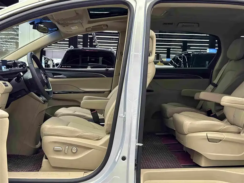 Buick GL8 Hybrid — фото 7