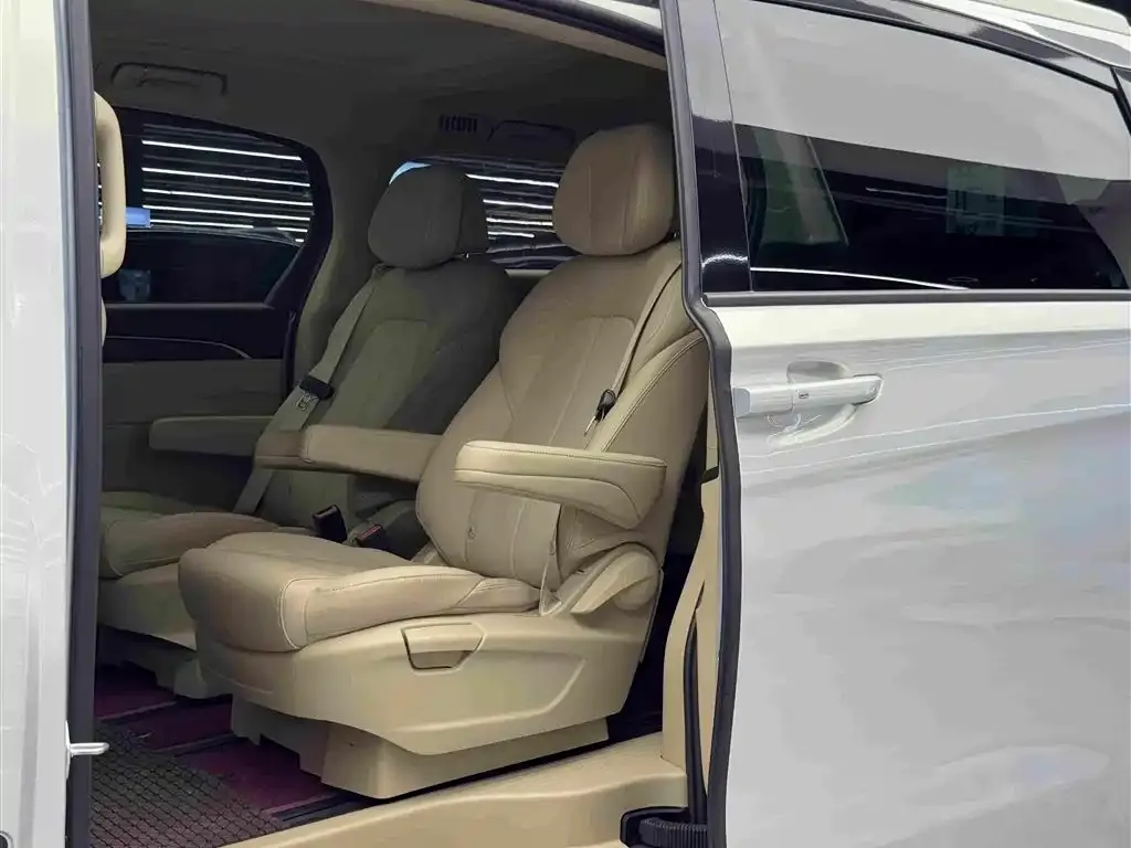 Buick GL8 Hybrid — фото 2
