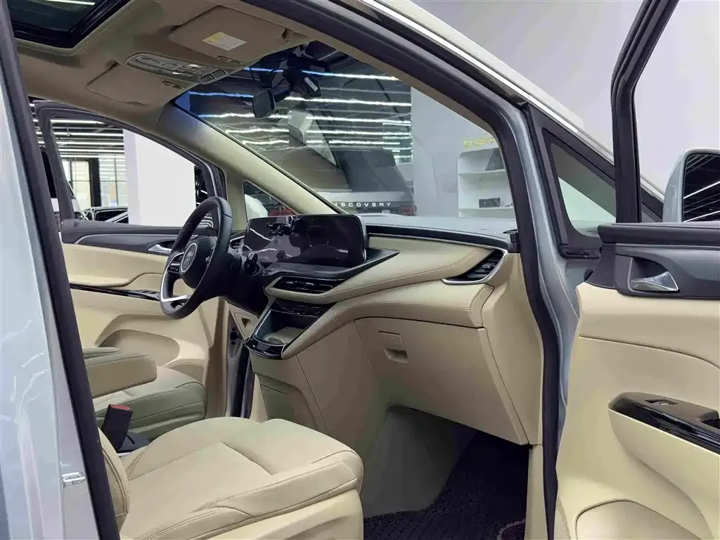 Buick GL8 Hybrid — фото 10