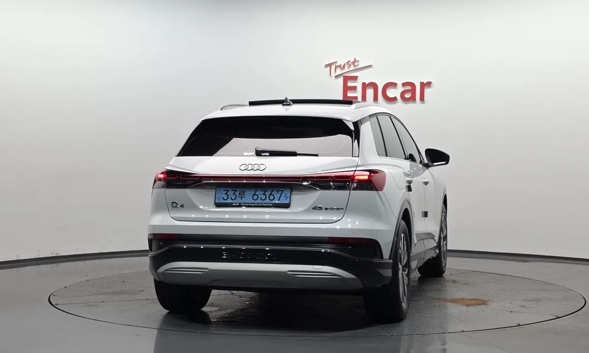 Audi Q4 e-tron — фото 2