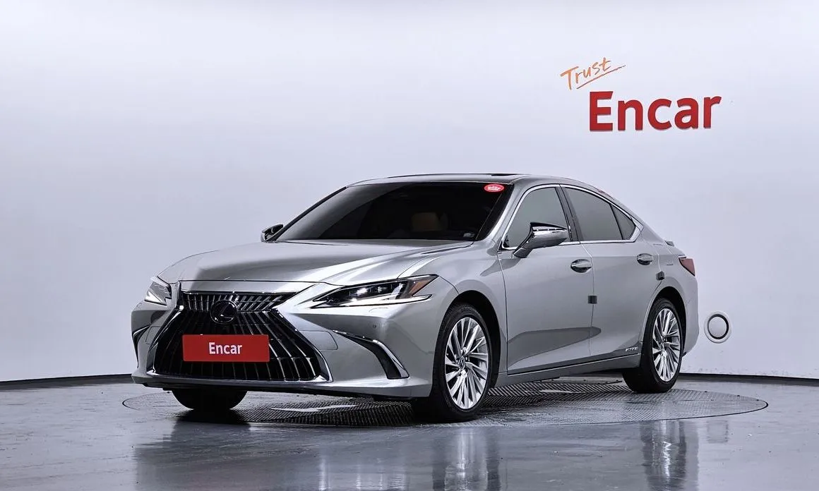 Lexus ES — фото 1