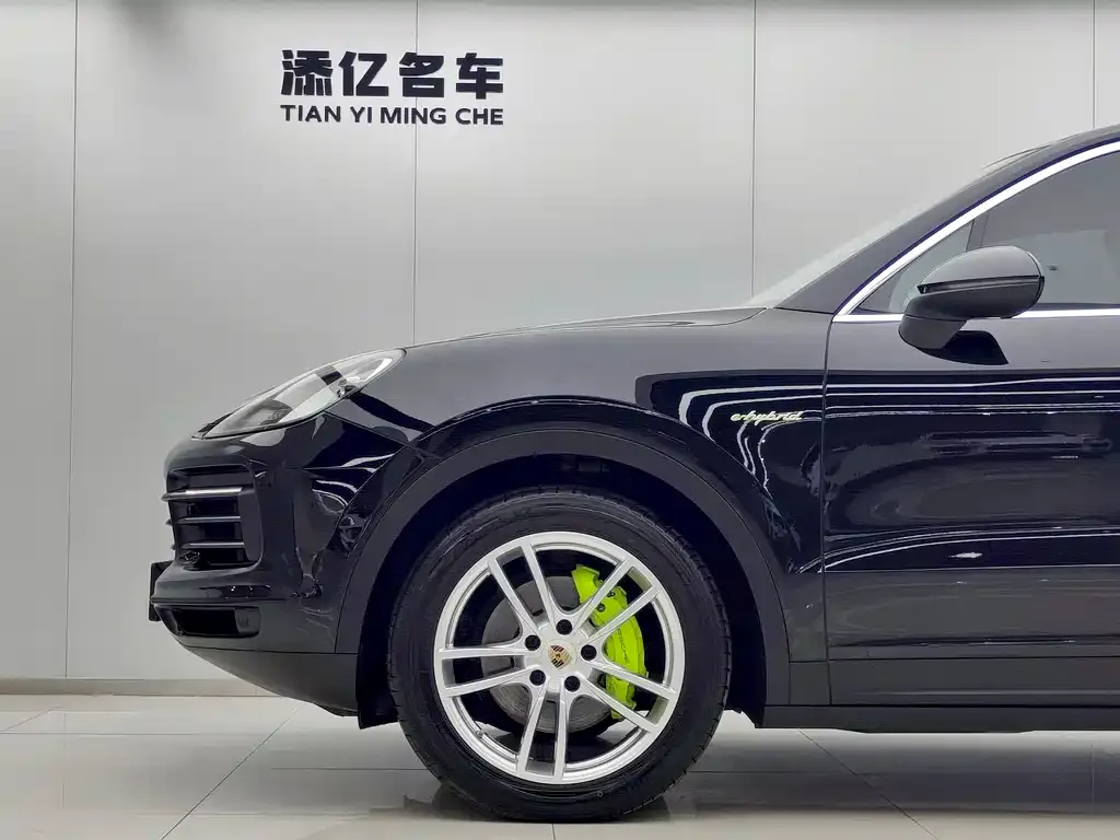 Porsche Cayenne Hybrid — фото 6