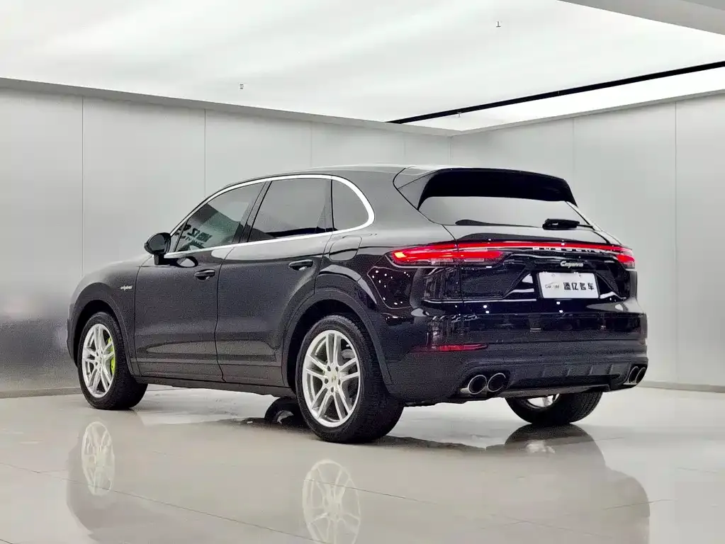 Porsche Cayenne Hybrid — фото 9