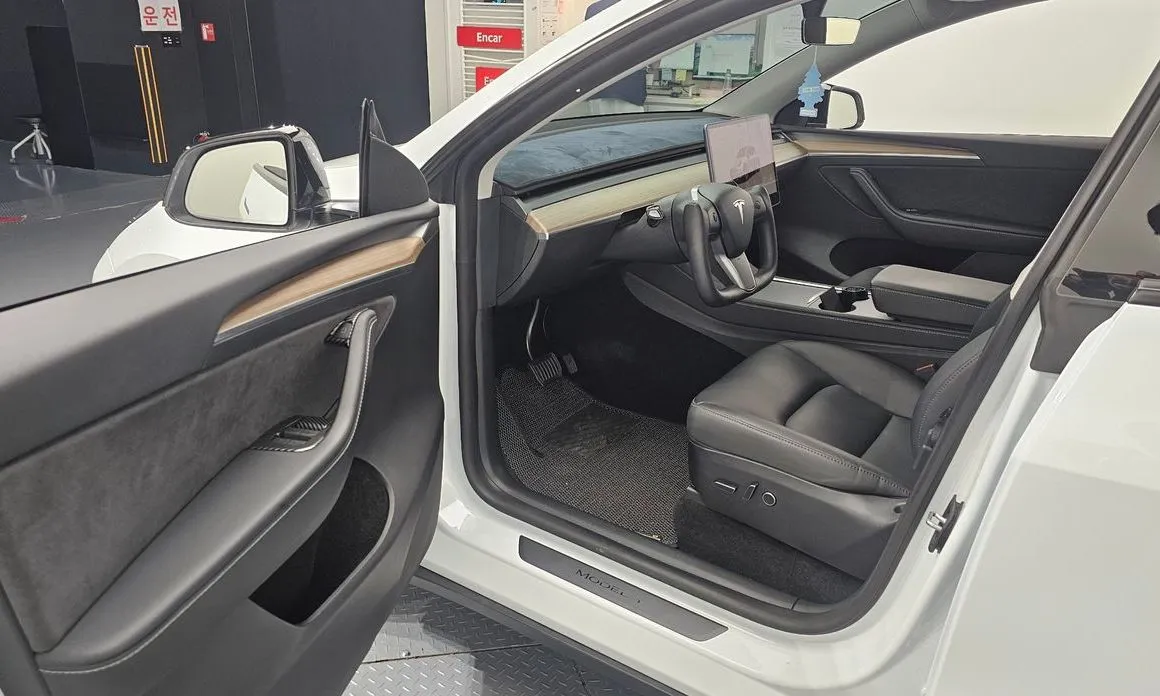 Tesla Model Y — фото 7