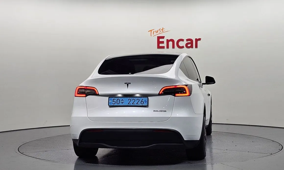 Tesla Model Y — фото 4