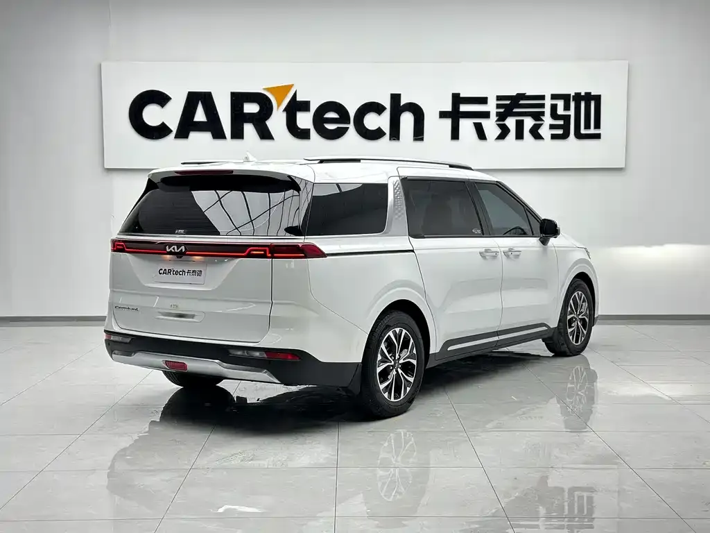 Kia Carnival — фото 2
