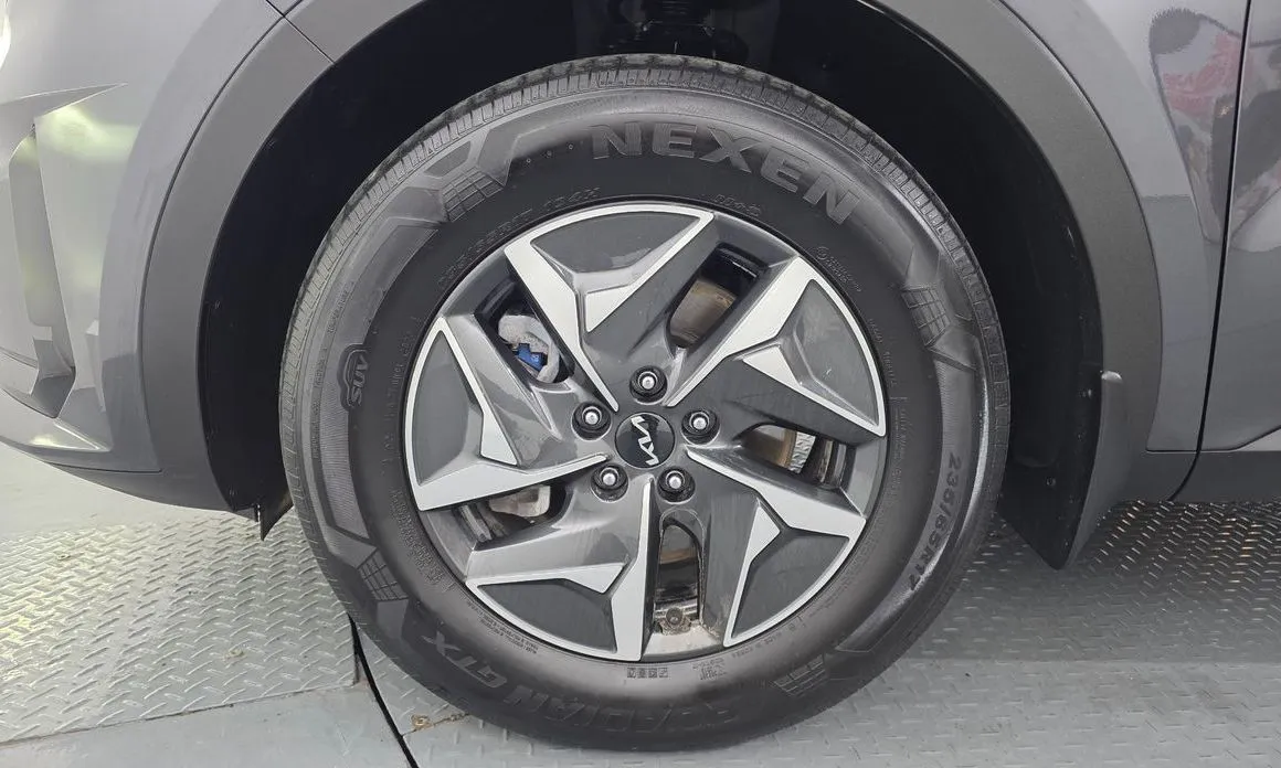 Kia Sorento — фото 6