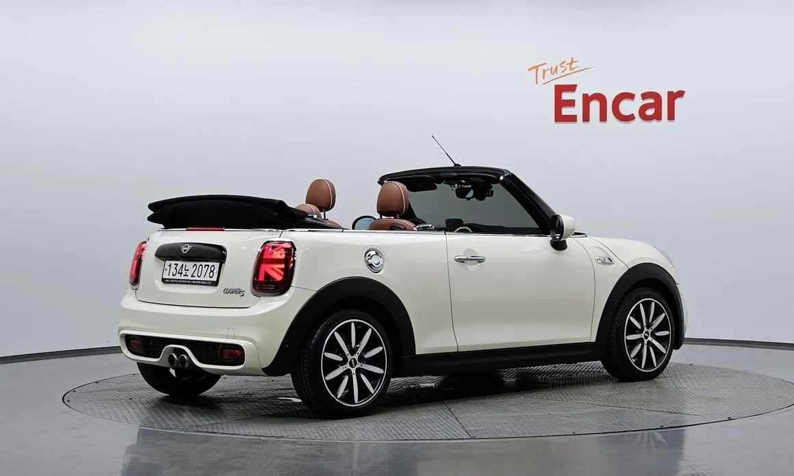 Mini Cooper Convertible — фото 5