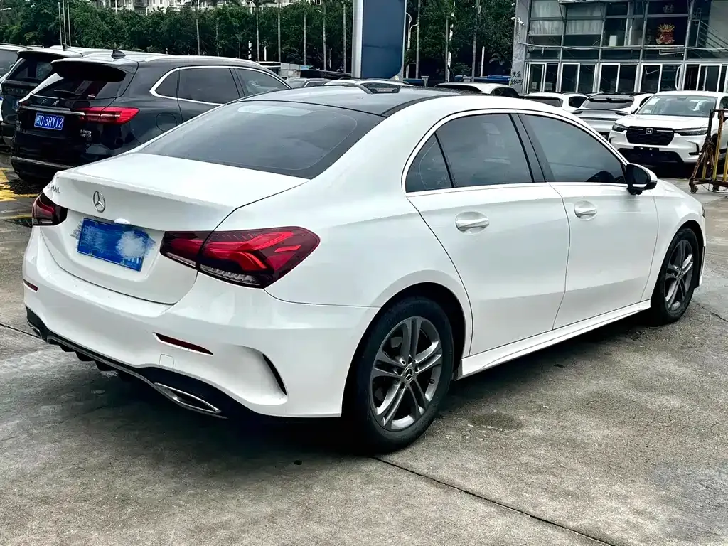 Mercedes-Benz A-Class — фото 8