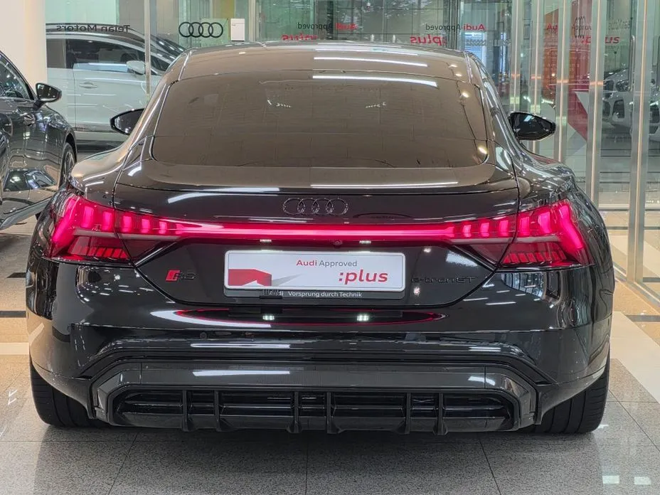 Audi RS e-tron GT — фото 3