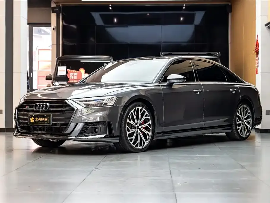 Audi S8 — фото 1