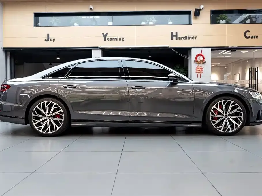 Audi S8 — фото 10