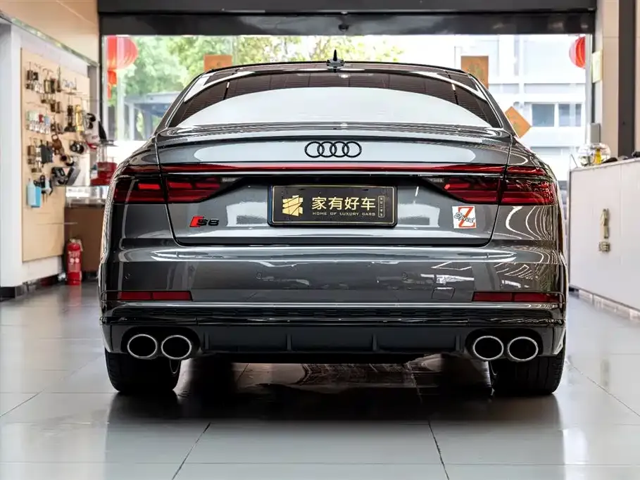 Audi S8 — фото 8