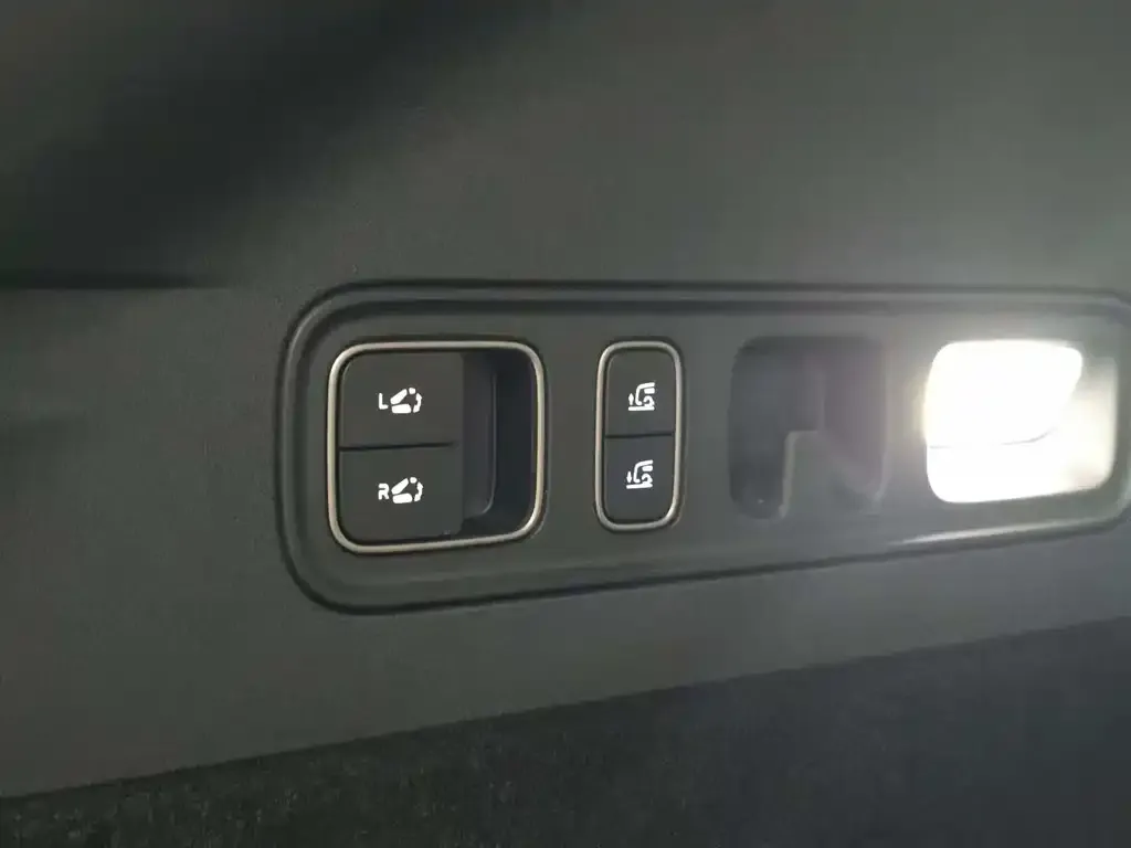 Li Auto i6 — фото 4