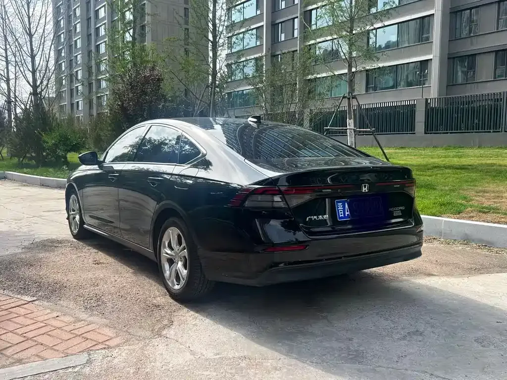 Honda Accord — фото 9