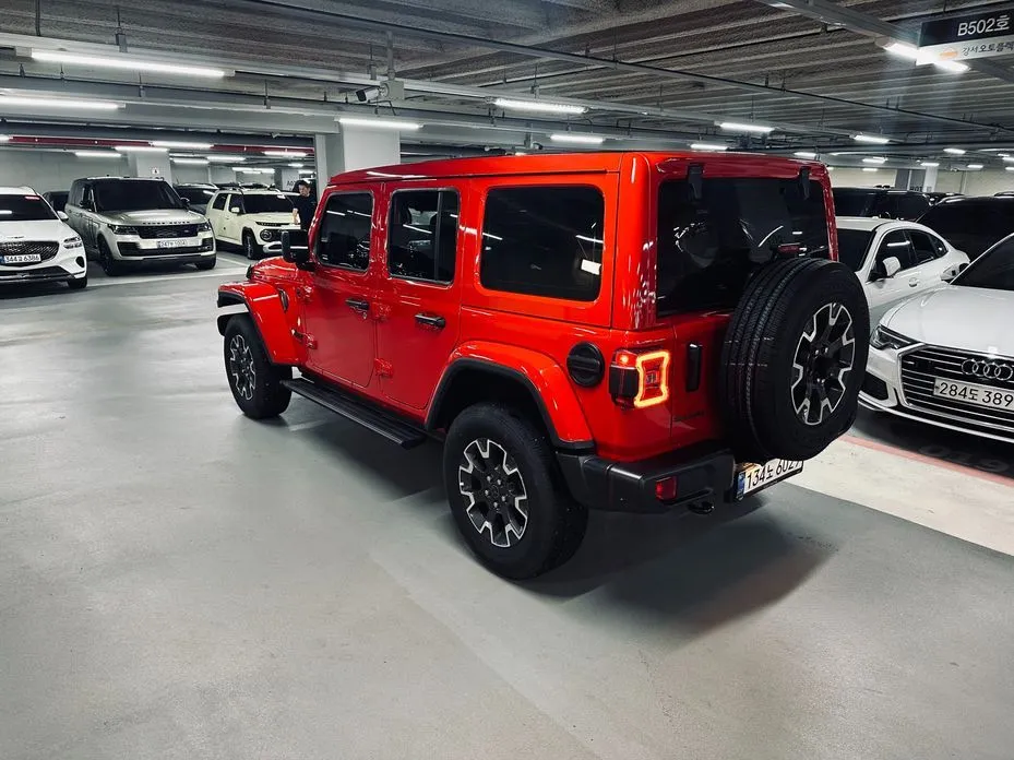 Jeep Wrangler — фото 8