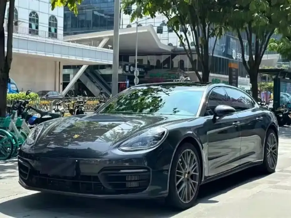 Porsche Panamera — фото 1