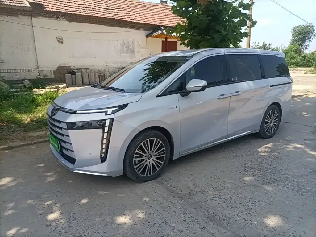 GAC Motor 传祺E8 PHEV — фото 1