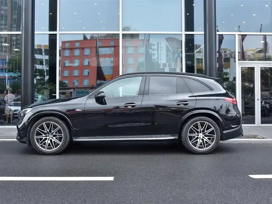 Mercedes-Benz GLC AMG — фото 1