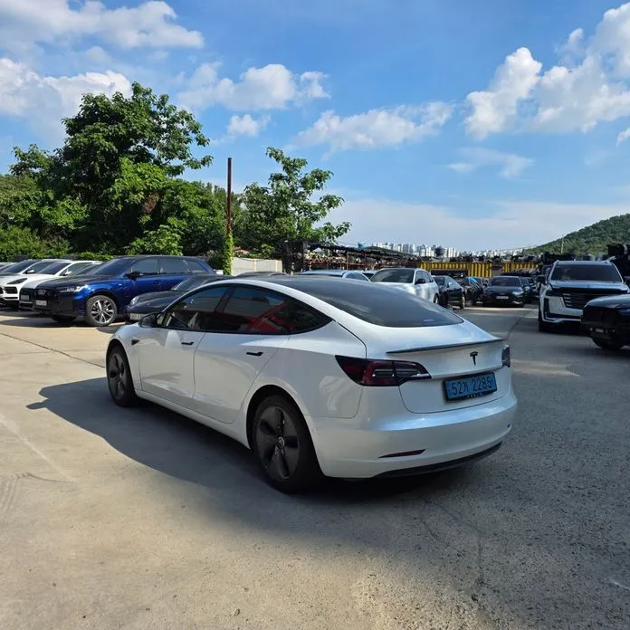 Tesla Model 3 — фото 4