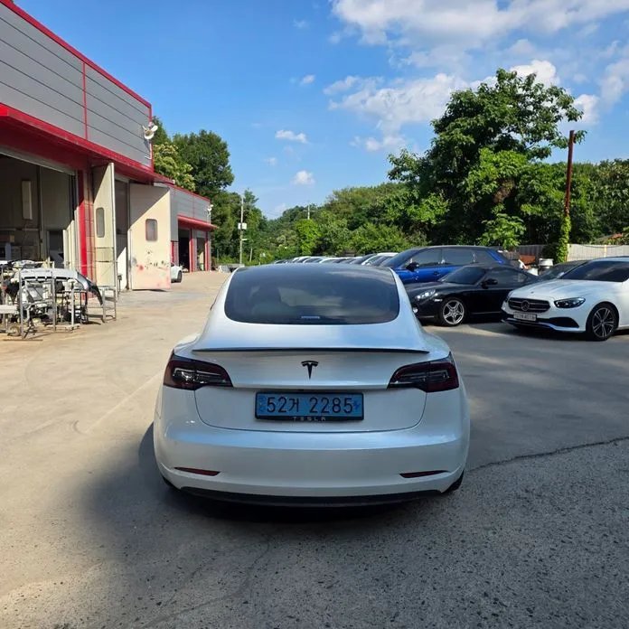 Tesla Model 3 — фото 7
