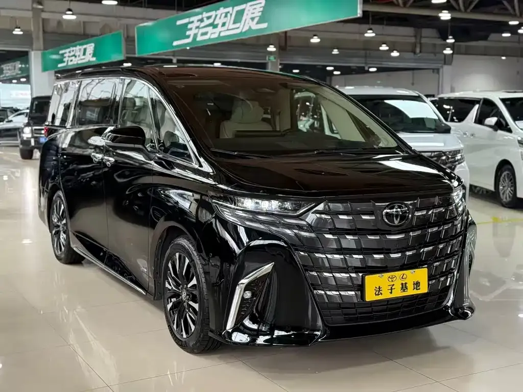 Toyota Alphard — фото 5