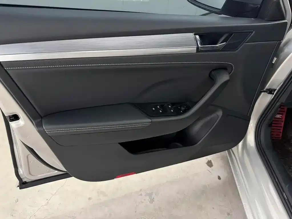 Skoda Superb — фото 2