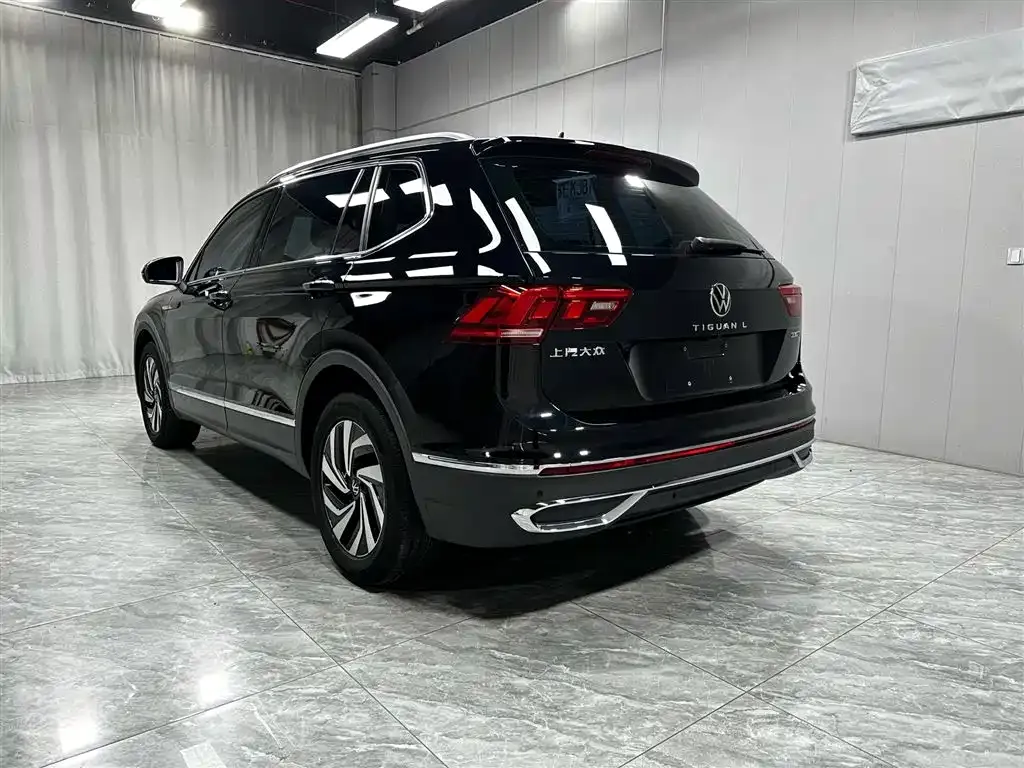 Volkswagen Tiguan L — фото 7