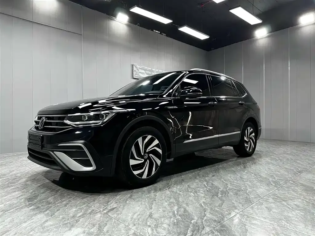 Volkswagen Tiguan L — фото 6