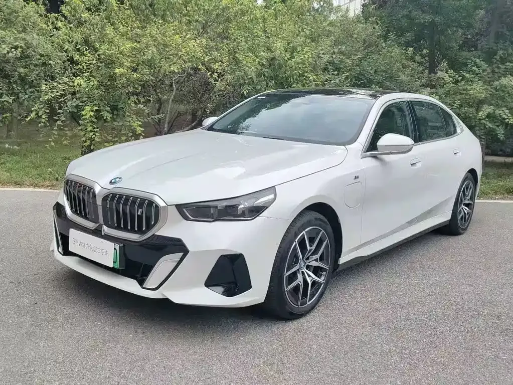 BMW i5 — фото 1