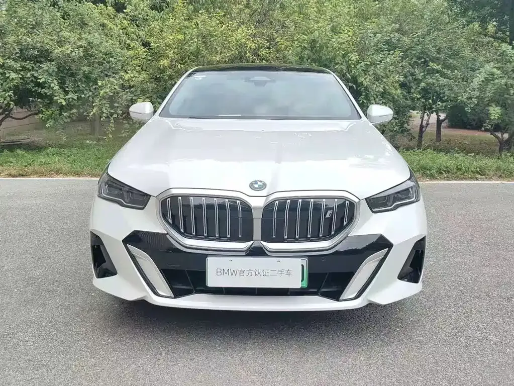 BMW i5 — фото 10