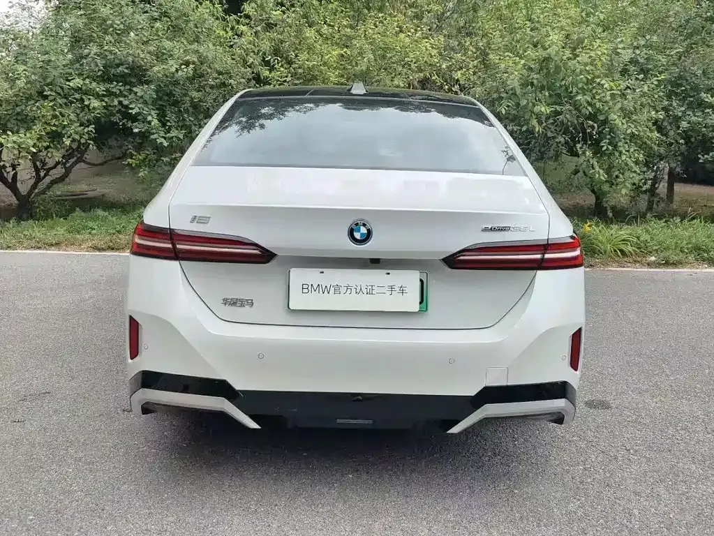 BMW i5 — фото 6