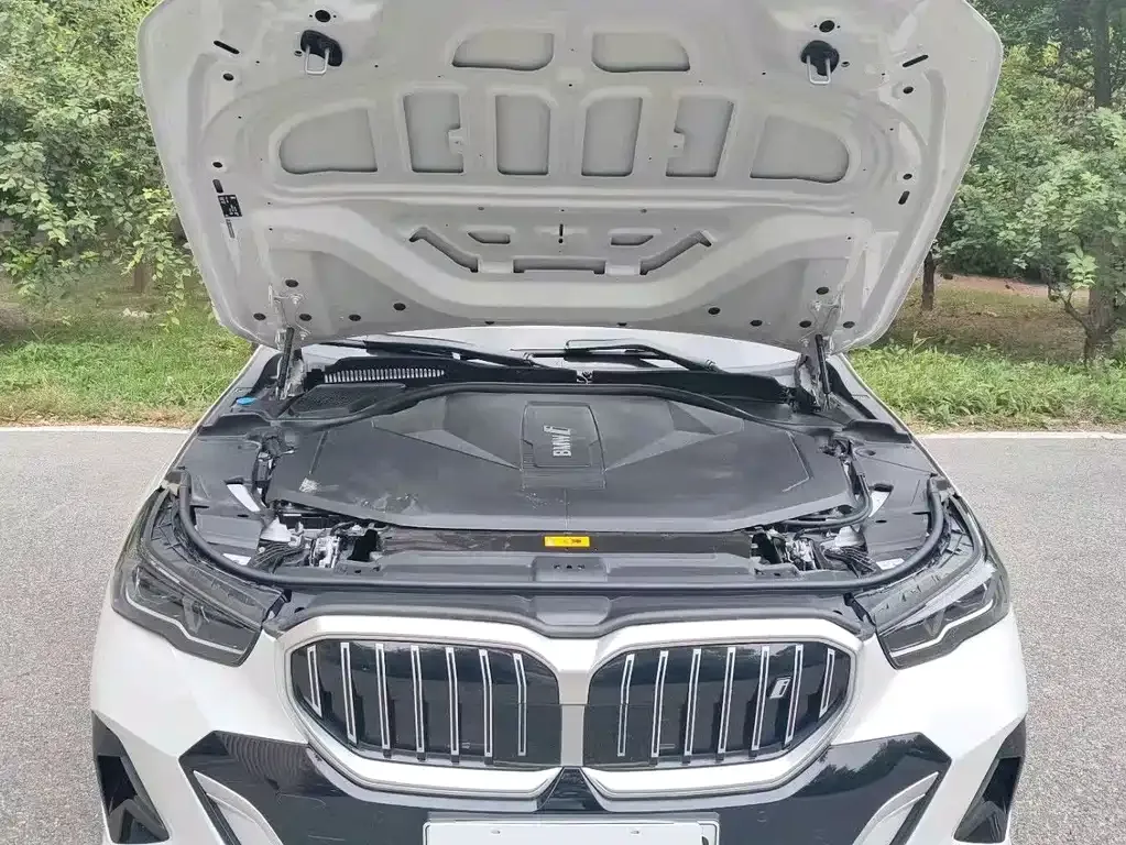 BMW i5 — фото 9
