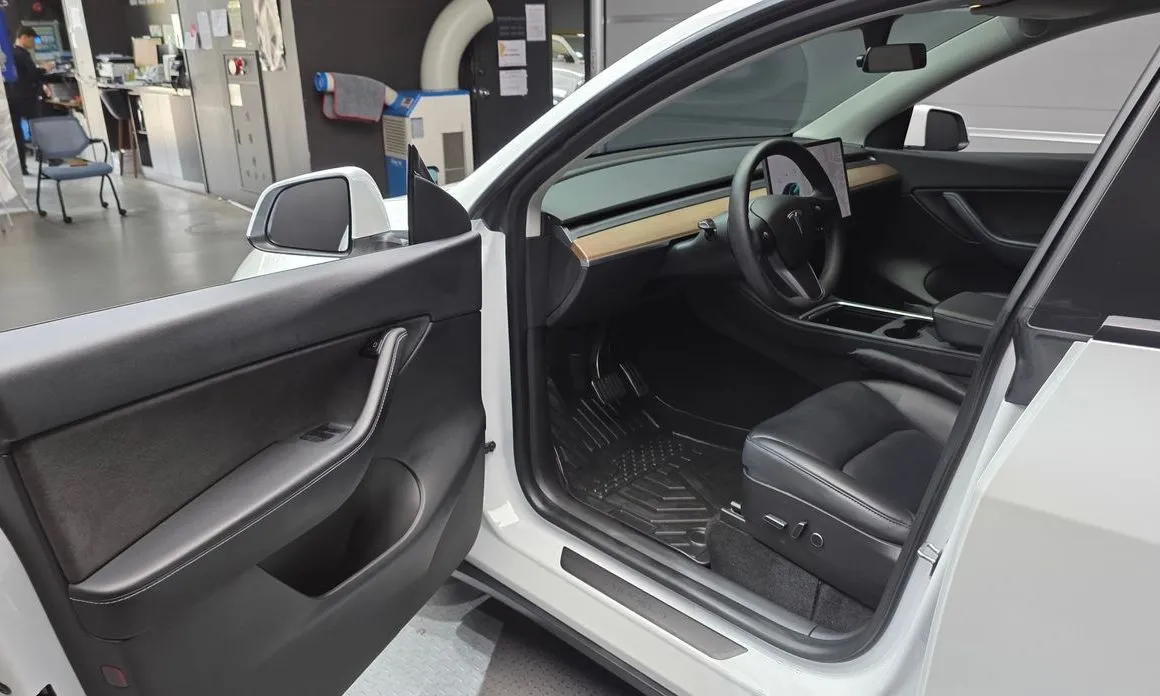 Tesla Model Y — фото 7
