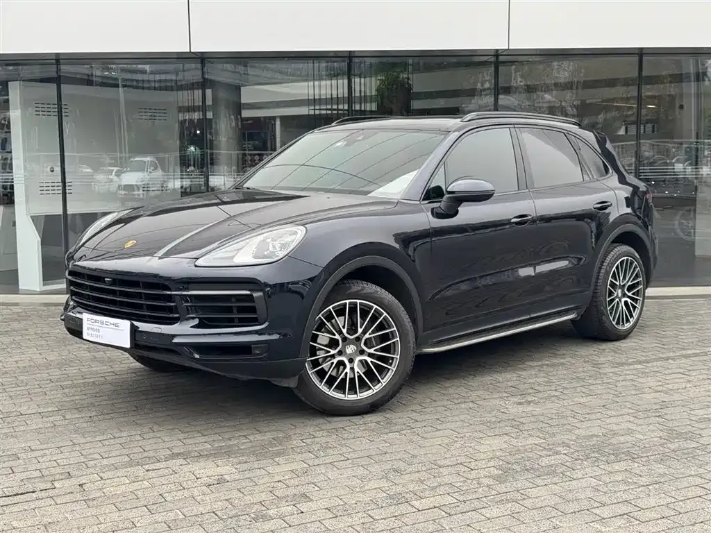 Porsche Cayenne — фото 1