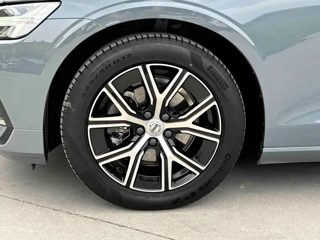Volvo S60 — фото 4