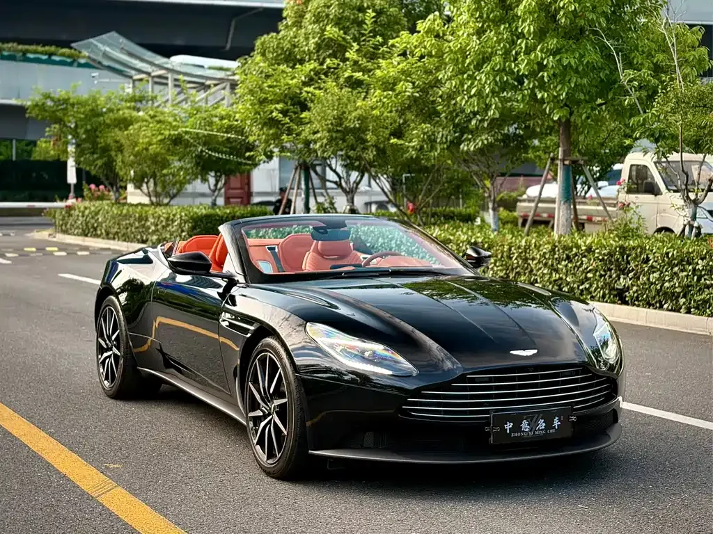 Aston Martin DB11 — фото 5