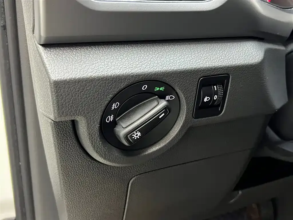 Volkswagen T-Cross — фото 4