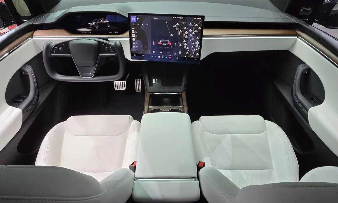 Tesla Model X — фото 5