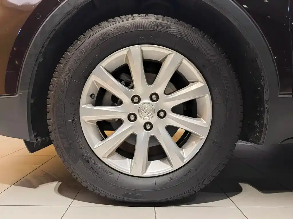 Buick Envision Plus — фото 3