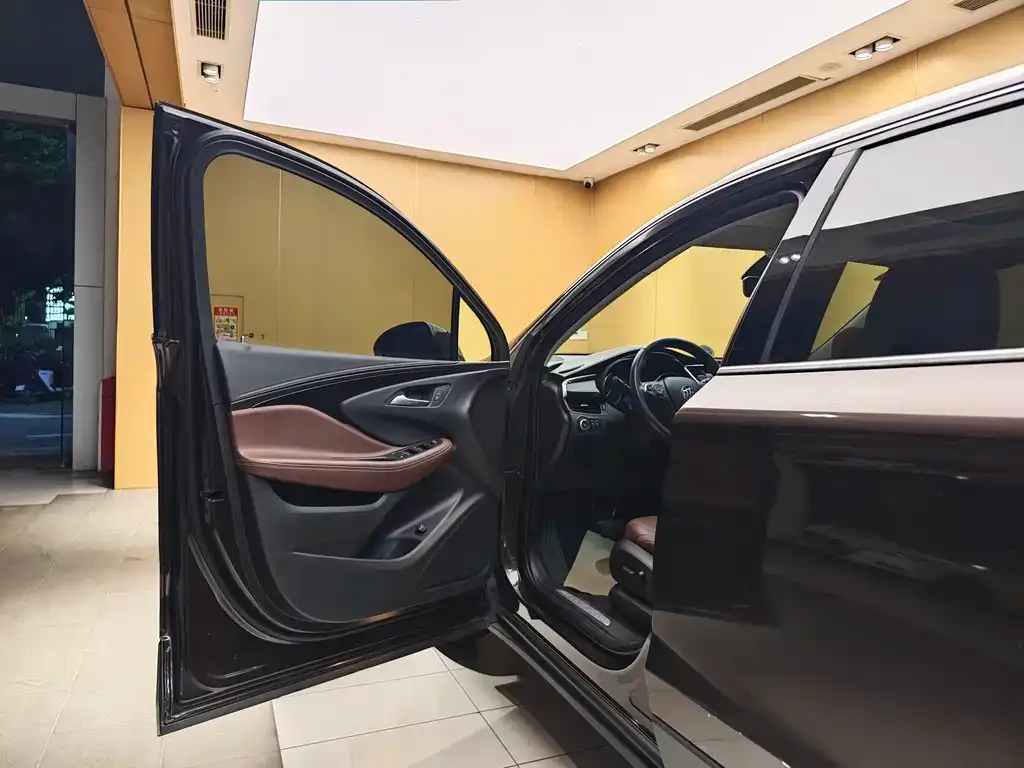 Buick Envision Plus — фото 2