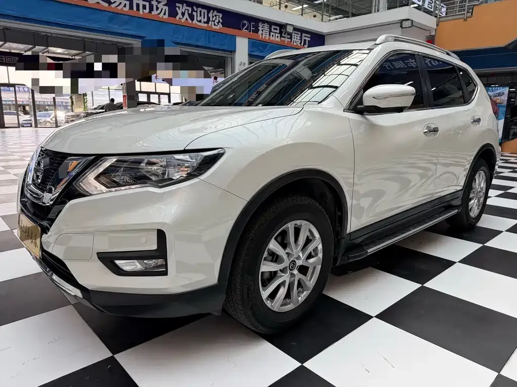Nissan X-Trail — фото 1