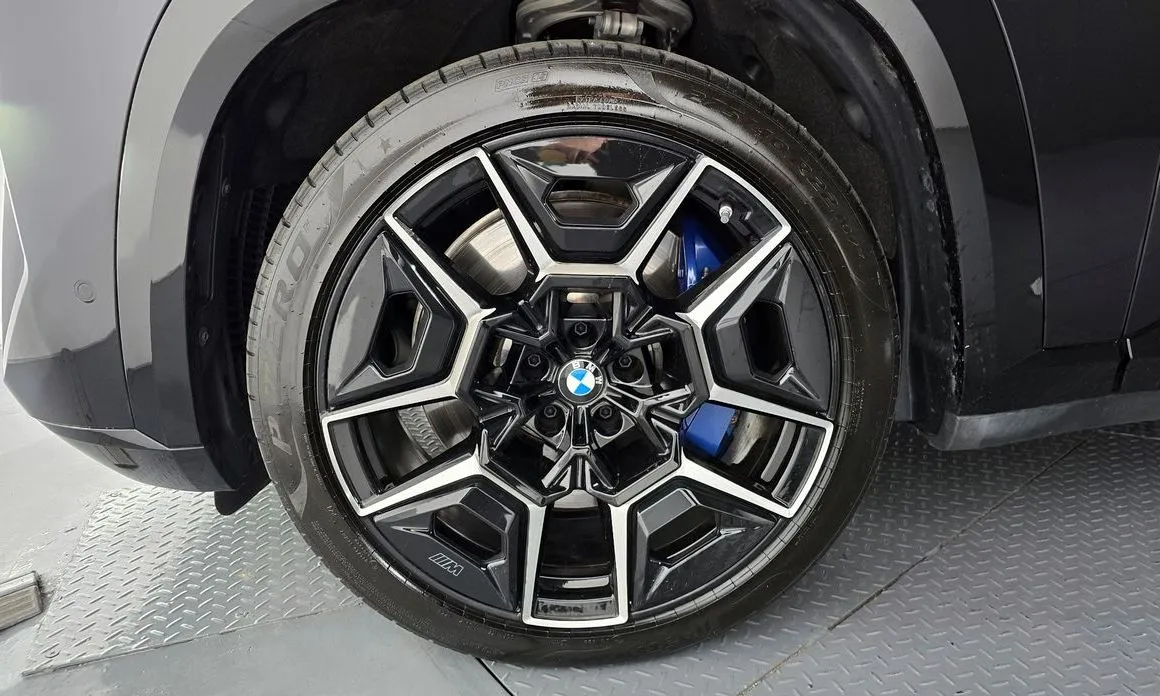 BMW XM — фото 10