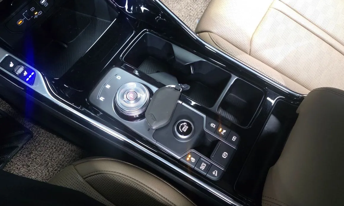 Kia Sorento — фото 8